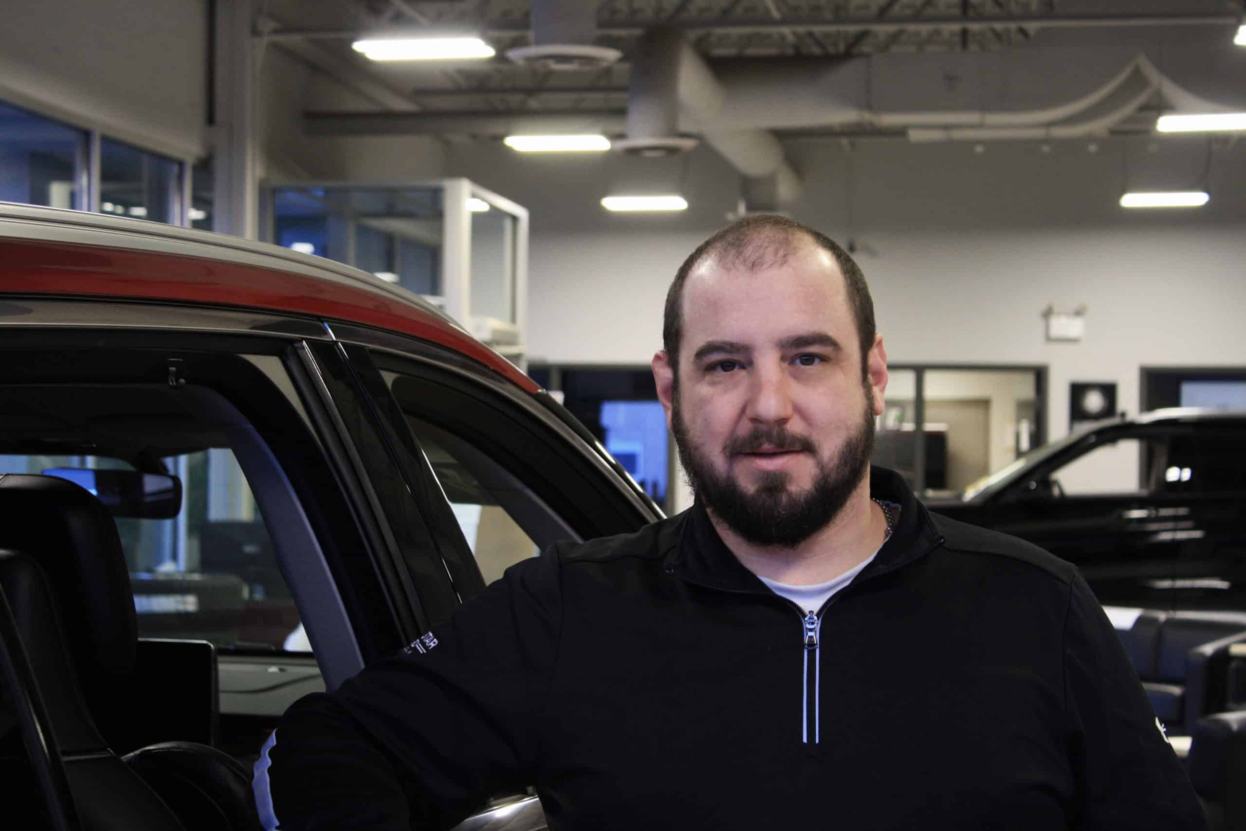 Neil Elliott : Service Manager